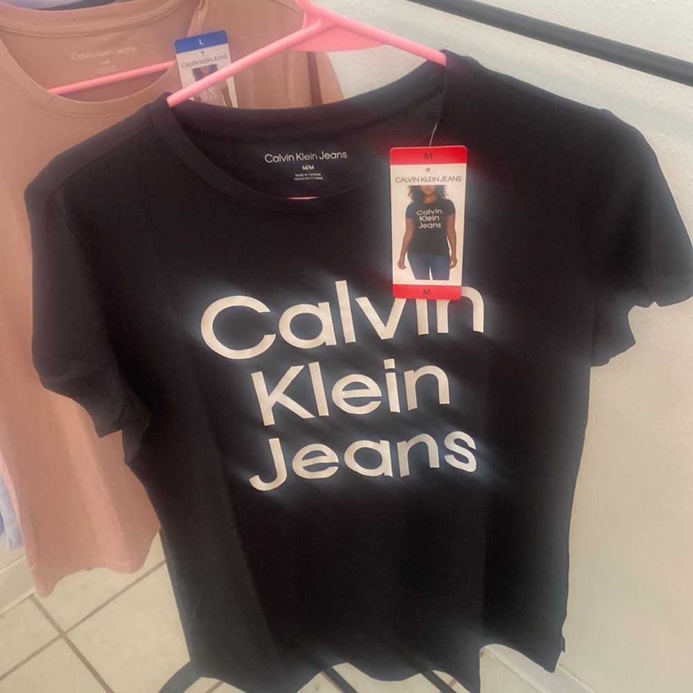 Short sleeve tee